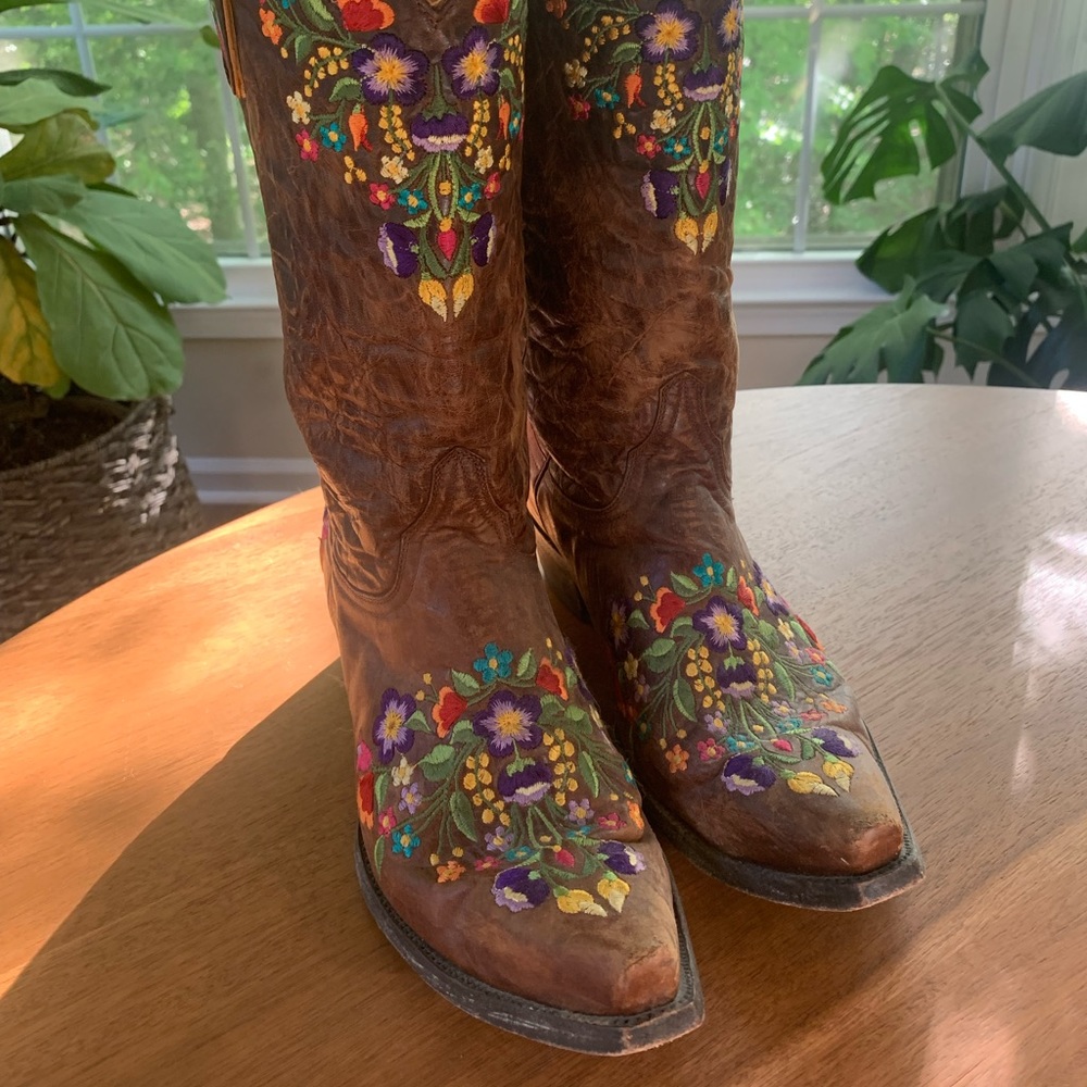 Western embroidered boots
